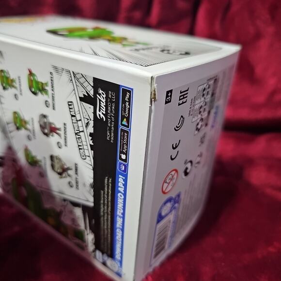 Funko POP! Comics Teenage Mutant Ninja Turtles: Donatello Previews Exclusive - Picture 9 of 9